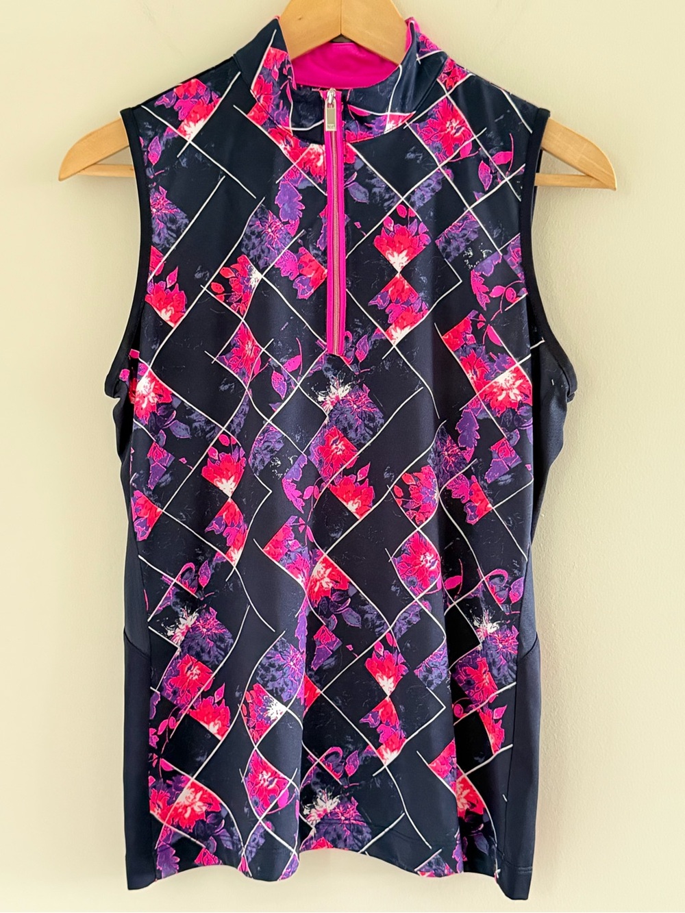 Tail Womens Golf Sleeveless Athletic Top Medium Performance Wear Tennis Resort - Picture 2 of 11